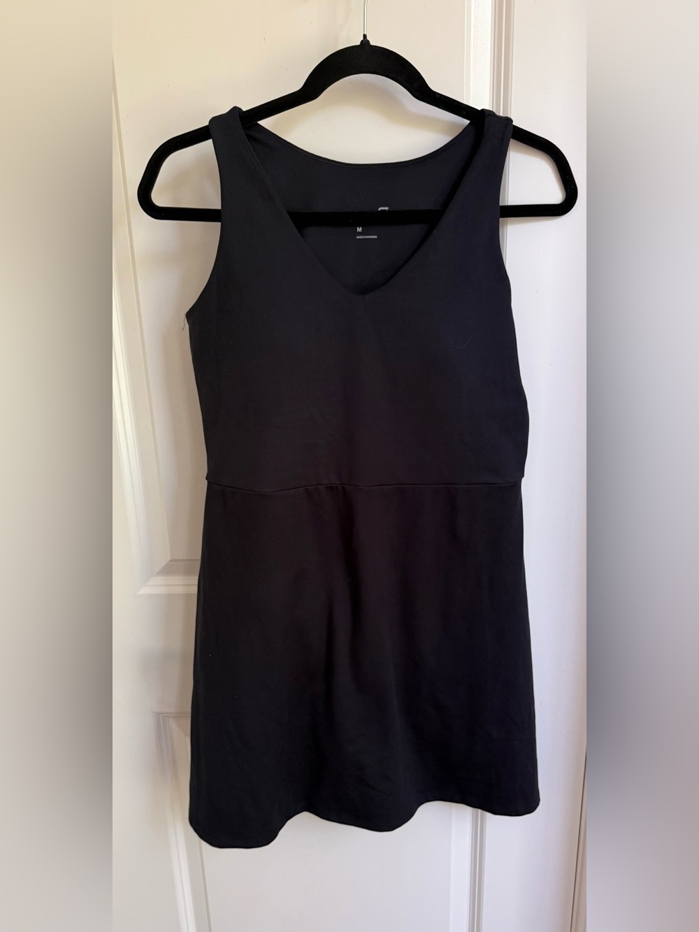 GAP Women's Black V-Neck Sleeveless Tank Top Dress